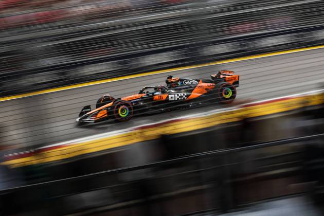 F1 - SINGAPORE GRAND PRIX 2025 81 PIASTRI Oscar (aus), McLaren F1 Team MCL39, action during the 2025 Formula 1 Singapore Grand Prix, 18th round of the 2025 FIA Formula One World Championship, WM, Weltmeisterschaft from October 3 to 5, 2025 on the Marina Bay Street Circuit, in Singapore - SingaporeSingapore Copyright: xDPPIx
