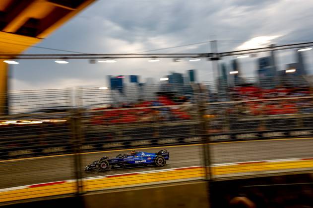 F1 - SINGAPORE GRAND PRIX 2025 55 SAINZ Carlos (spa), Williams Racing FW47, action during the 2025 Formula 1 Singapore Grand Prix, 18th round of the 2025 FIA Formula One World Championship, WM, Weltmeisterschaft from October 3 to 5, 2025 on the Marina Bay Street Circuit, in Singapore - SingaporeSingapore Copyright: xDPPIx
