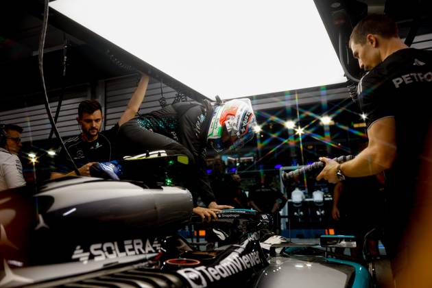 F1 - SINGAPORE GRAND PRIX 2025 KIMI ANTONELLI Andrea (ita), Mercedes AMG F1 Team W16, portrait during the 2025 Formula 1 Singapore Grand Prix, 18th round of the 2025 FIA Formula One World Championship, WM, Weltmeisterschaft from October 3 to 5, 2025 on the Marina Bay Street Circuit, in Singapore - SingaporeSingapore Copyright: xDPPIx