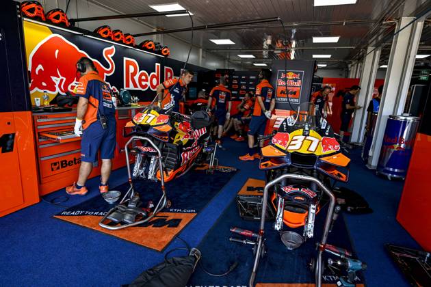 MOTO - MOTO GP - GRAND PRIX OF INDONESIA 2026 Red Bull KTM Factory Racing, KTM RC16, box during the 2025 MotoGP Pertamina Grand Prix of Indonesia on the Mandalika circuit from October 3 to 5, At West Nusa Tenggara, Indonesia - West Nusa TenggaraIndonesia  Copyright: xGIGIxSOLDANOx