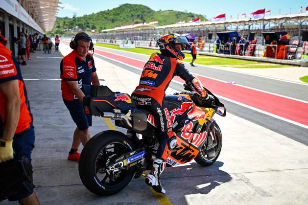 MOTO - MOTO GP - GRAND PRIX OF INDONESIA 2026 37 ACOSTA Pedro (spa), Red Bull KTM Factory Racing, KTM RC16, action during the 2025 MotoGP Pertamina Grand Prix of Indonesia on the Mandalika circuit from October 3 to 5, At West Nusa Tenggara, Indonesia - West Nusa TenggaraIndonesia  Copyright: xGIGIxSOLDANOx