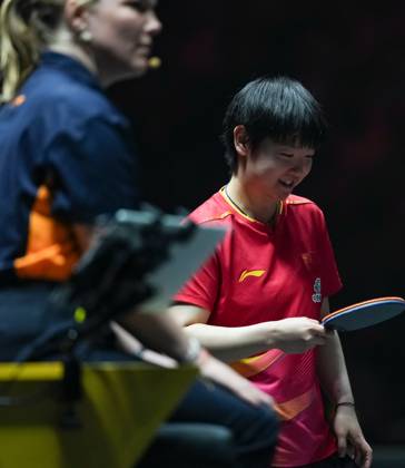 (251004) -- BEIJING, Oct. 4, 2025 -- Sun Yingsha reacts during the women s singles semifinal match between Sun Yingsha of China and Chen Xingtong of China at 2025 World Table tennis, Tischtennis (WTT) China Smash in Beijing, China, Oct. 4, 2025. ) (SP)CHINA-BEIJING-TABLE TENNIS-WTT-CHINA SMASH-WOMEN S SINGLES-SEMIFINAL(CN) SunxFei