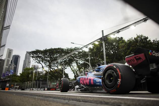 F1 - SINGAPORE GRAND PRIX 2025 43 COLAPINTO Franco (arg), Alpine F1 Team A525, action during the 2025 Formula 1 Singapore Grand Prix, 18th round of the 2025 FIA Formula One World Championship, WM, Weltmeisterschaft from October 3 to 5, 2025 on the Marina Bay Street Circuit, in Singapore - SingaporeSingapore  Copyright: xXavixBonillax
