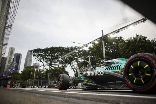 F1 - SINGAPORE GRAND PRIX 2025 18 STROLL Lance (can), Aston Martin F1 Team AMR25, action during the 2025 Formula 1 Singapore Grand Prix, 18th round of the 2025 FIA Formula One World Championship, WM, Weltmeisterschaft from October 3 to 5, 2025 on the Marina Bay Street Circuit, in Singapore - SingaporeSingapore  Copyright: xXavixBonillax