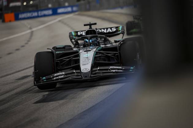 F1 - SINGAPORE GRAND PRIX 2025 63 RUSSELL George (gbr), Mercedes AMG F1 Team W16, action during the 2025 Formula 1 Singapore Grand Prix, 18th round of the 2025 FIA Formula One World Championship, WM, Weltmeisterschaft from October 3 to 5, 2025 on the Marina Bay Street Circuit, in Singapore - SingaporeSingapore  Copyright: xXavixBonillax