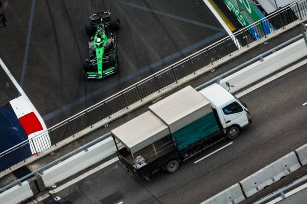 F1 - SINGAPORE GRAND PRIX 2025 27 HULKENBERG Nico (ger), Stake F1 Team Kick C45, action during the 2025 Formula 1 Singapore Grand Prix, 18th round of the 2025 FIA Formula One World Championship, WM, Weltmeisterschaft from October 3 to 5, 2025 on the Marina Bay Street Circuit, in Singapore - SingaporeSingapore Copyright: xFLORENTxGOODENx