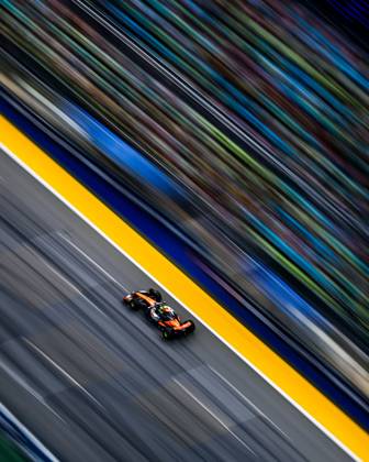 F1 - SINGAPORE GRAND PRIX 2025 04 NORRIS Lando (gbr), McLaren F1 Team MCL39, action during the 2025 Formula 1 Singapore Grand Prix, 18th round of the 2025 FIA Formula One World Championship, WM, Weltmeisterschaft from October 3 to 5, 2025 on the Marina Bay Street Circuit, in Singapore - SingaporeSingapore  Copyright: xFLORENTxGOODENx