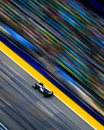 F1 - SINGAPORE GRAND PRIX 2025 63 RUSSELL George (gbr), Mercedes AMG F1 Team W16, action during the 2025 Formula 1 Singapore Grand Prix, 18th round of the 2025 FIA Formula One World Championship, WM, Weltmeisterschaft from October 3 to 5, 2025 on the Marina Bay Street Circuit, in Singapore - SingaporeSingapore  Copyright: xFLORENTxGOODENx