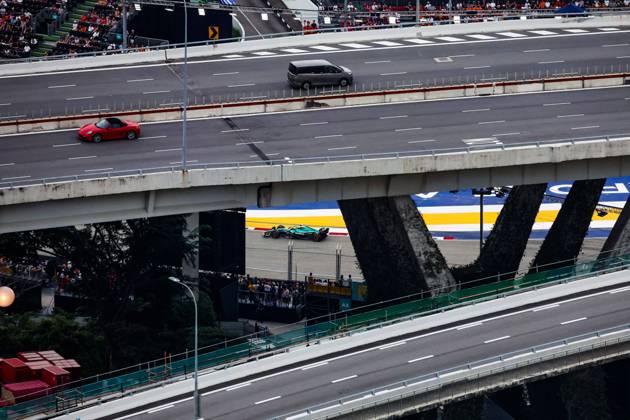 F1 - SINGAPORE GRAND PRIX 2025 18 STROLL Lance (can), Aston Martin F1 Team AMR25, action during the 2025 Formula 1 Singapore Grand Prix, 18th round of the 2025 FIA Formula One World Championship, WM, Weltmeisterschaft from October 3 to 5, 2025 on the Marina Bay Street Circuit, in Singapore - SingaporeSingapore  Copyright: xFLORENTxGOODENx