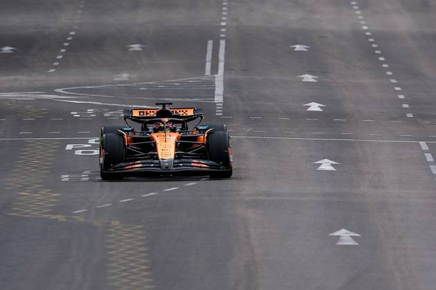 F1 - SINGAPORE GRAND PRIX 2025 81 PIASTRI Oscar (aus), McLaren F1 Team MCL39, action during the 2025 Formula 1 Singapore Grand Prix, 18th round of the 2025 FIA Formula One World Championship, WM, Weltmeisterschaft from October 3 to 5, 2025 on the Marina Bay Street Circuit, in Singapore - SingaporeSingapore Copyright: xEricxAlonsox