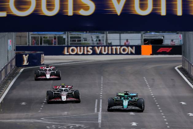 F1 - SINGAPORE GRAND PRIX 2025 18 STROLL Lance (can), Aston Martin F1 Team AMR25, action during the 2025 Formula 1 Singapore Grand Prix, 18th round of the 2025 FIA Formula One World Championship, WM, Weltmeisterschaft from October 3 to 5, 2025 on the Marina Bay Street Circuit, in Singapore - SingaporeSingapore  Copyright: xEricxAlonsox