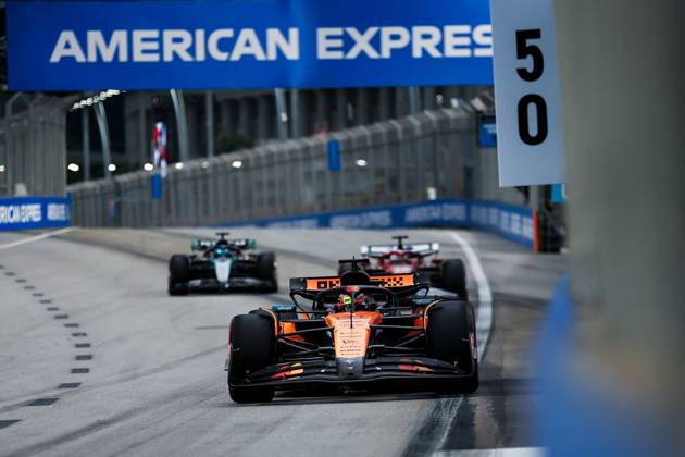 F1 - SINGAPORE GRAND PRIX 2025 81 PIASTRI Oscar (aus), McLaren F1 Team MCL39, action during the 2025 Formula 1 Singapore Grand Prix, 18th round of the 2025 FIA Formula One World Championship, WM, Weltmeisterschaft from October 3 to 5, 2025 on the Marina Bay Street Circuit, in Singapore - SingaporeSingapore Copyright: xEricxAlonsox