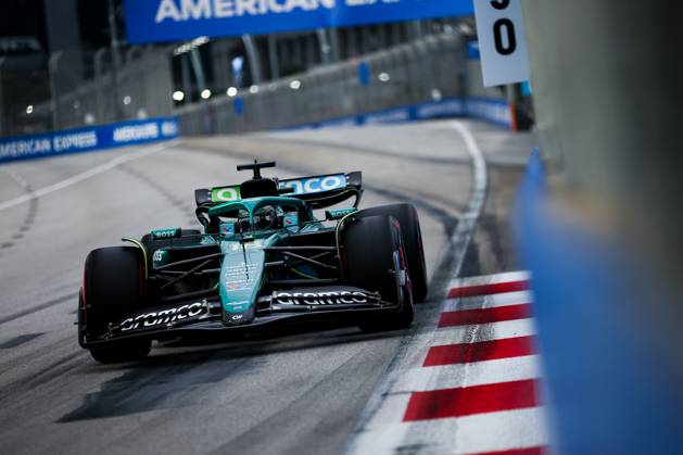 F1 - SINGAPORE GRAND PRIX 2025 18 STROLL Lance (can), Aston Martin F1 Team AMR25, action during the 2025 Formula 1 Singapore Grand Prix, 18th round of the 2025 FIA Formula One World Championship, WM, Weltmeisterschaft from October 3 to 5, 2025 on the Marina Bay Street Circuit, in Singapore - SingaporeSingapore  Copyright: xEricxAlonsox