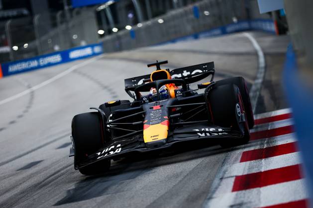 F1 - SINGAPORE GRAND PRIX 2025 01 VERSTAPPEN Max (nld), Red Bull Racing RB21, action during the 2025 Formula 1 Singapore Grand Prix, 18th round of the 2025 FIA Formula One World Championship, WM, Weltmeisterschaft from October 3 to 5, 2025 on the Marina Bay Street Circuit, in Singapore - SingaporeSingapore Copyright: xEricxAlonsox