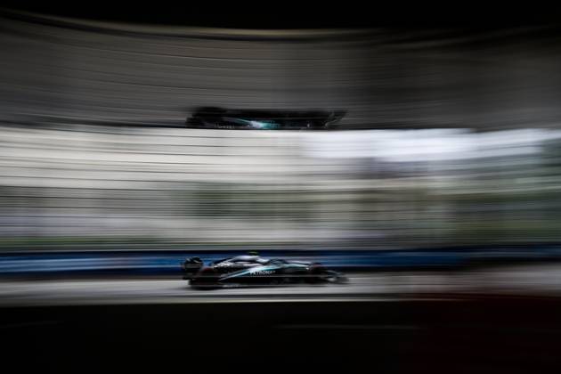 F1 - SINGAPORE GRAND PRIX 2025 63 RUSSELL George (gbr), Mercedes AMG F1 Team W16, action during the 2025 Formula 1 Singapore Grand Prix, 18th round of the 2025 FIA Formula One World Championship, WM, Weltmeisterschaft from October 3 to 5, 2025 on the Marina Bay Street Circuit, in Singapore - SingaporeSingapore  Copyright: xEricxAlonsox
