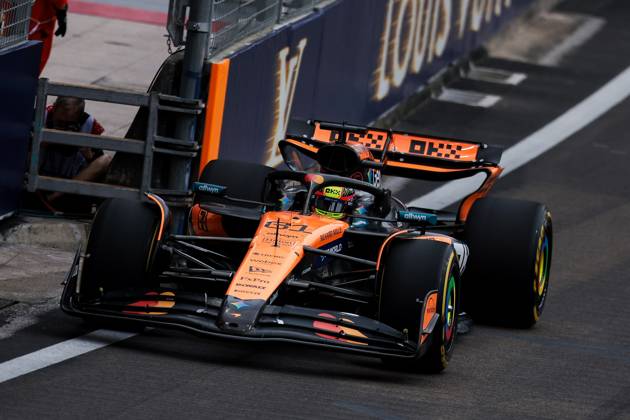 F1 - SINGAPORE GRAND PRIX 2025 81 PIASTRI Oscar (aus), McLaren F1 Team MCL39, action during the 2025 Formula 1 Singapore Grand Prix, 18th round of the 2025 FIA Formula One World Championship, WM, Weltmeisterschaft from October 3 to 5, 2025 on the Marina Bay Street Circuit, in Singapore - SingaporeSingapore Copyright: xEricxAlonsox