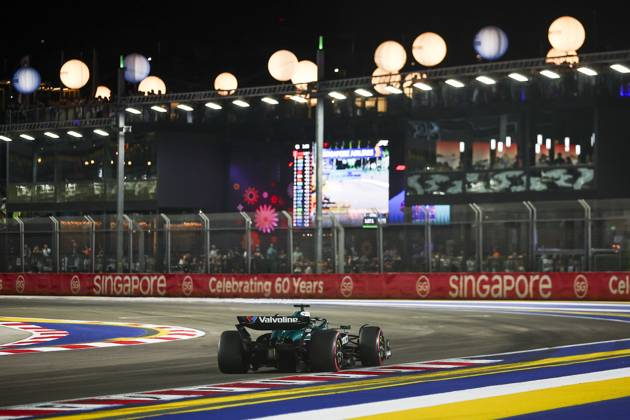 F1 - SINGAPORE GRAND PRIX 2025 18 STROLL Lance (can), Aston Martin F1 Team AMR25, action during the 2025 Formula 1 Singapore Grand Prix, 18th round of the 2025 FIA Formula One World Championship, WM, Weltmeisterschaft from October 3 to 5, 2025 on the Marina Bay Street Circuit, in Singapore - SingaporeSingapore  Copyright: xEricxAlonsox