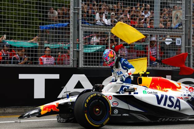 F1 - SINGAPORE GRAND PRIX 2025 LAWSON Liam (nzl), Visa Cash App RB F1 Team VCARB02, portrait during the 2025 Formula 1 Singapore Grand Prix, 18th round of the 2025 FIA Formula One World Championship, WM, Weltmeisterschaft from October 3 to 5, 2025 on the Marina Bay Street Circuit, in Singapore - SingaporeSingapore  Copyright: xDPPIx