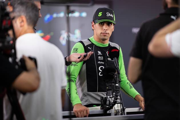 F1 - SINGAPORE GRAND PRIX 2025 BORTOLETO Gabriel (bra), Stake F1 Team Kick C45, portrait during the 2025 Formula 1 Singapore Grand Prix, 18th round of the 2025 FIA Formula One World Championship, WM, Weltmeisterschaft from October 3 to 5, 2025 on the Marina Bay Street Circuit, in Singapore - SingaporeSingapore  Copyright: xDPPIx