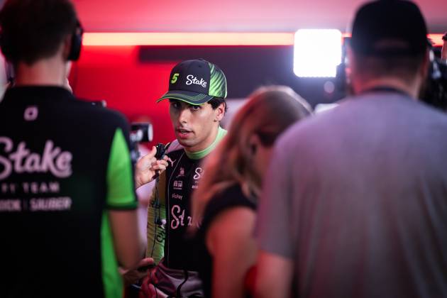 F1 - SINGAPORE GRAND PRIX 2025 BORTOLETO Gabriel (bra), Stake F1 Team Kick C45, portrait during the 2025 Formula 1 Singapore Grand Prix, 18th round of the 2025 FIA Formula One World Championship, WM, Weltmeisterschaft from October 3 to 5, 2025 on the Marina Bay Street Circuit, in Singapore - SingaporeSingapore  Copyright: xDPPIx