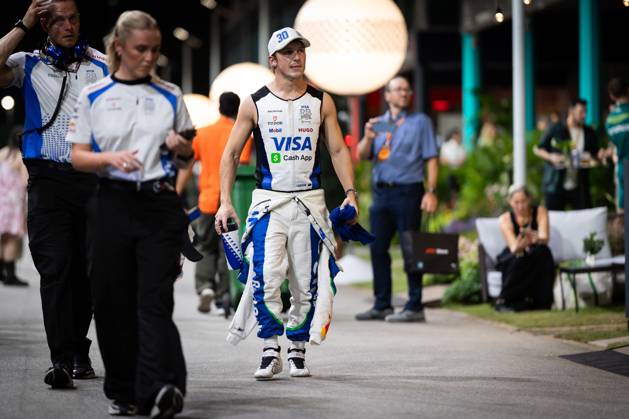 F1 - SINGAPORE GRAND PRIX 2025 LAWSON Liam (nzl), Visa Cash App RB F1 Team VCARB02, portrait during the 2025 Formula 1 Singapore Grand Prix, 18th round of the 2025 FIA Formula One World Championship, WM, Weltmeisterschaft from October 3 to 5, 2025 on the Marina Bay Street Circuit, in Singapore - SingaporeSingapore  Copyright: xDPPIx