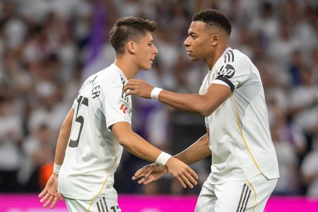 REAL MADRID CF v VILLARREAL CF. LA LIGA 2025 2026. ROUND 8. Real Madrid CF™s Arda Guler (l) and Kylian Mbappe during La Liga match. October 4, 2025. (ALTERPHOTOS Jorge Ropero) Copyright: xJorgexRoperox