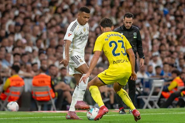 REAL MADRID CF v VILLARREAL CF. LA LIGA 2025 2026. ROUND 8. Real Madrid CF™s Kylian Mbappe (l) and Villarreal CF s Sergi Cardona during La Liga match. October 4, 2025. (ALTERPHOTOS Jorge Ropero) MadridSpain Copyright: xJorgexRoperox