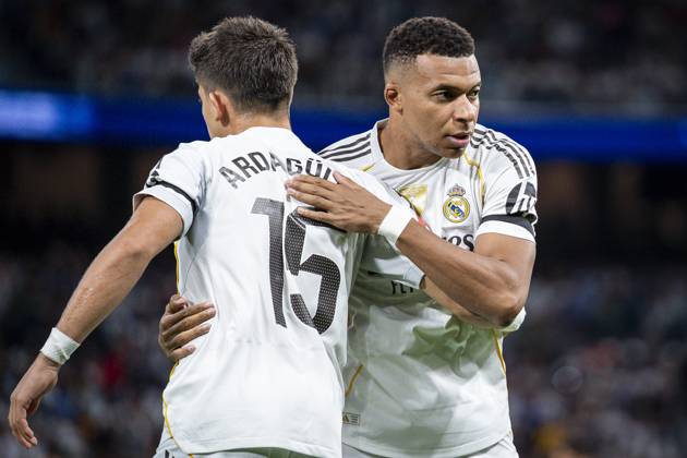 REAL MADRID CF v VILLARREAL CF. LA LIGA 2025 2026. ROUND 8. Real Madrid CF™s Arda Guler (l) and Kylian Mbappe during La Liga match. October 4, 2025. (ALTERPHOTOS Toni Garrido) MadridSpain Copyright: xTonixGarridox