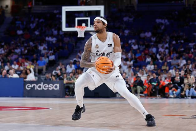 October 5, 2025, Madrid, Madrid, Spain: Chuma Okeke of Real Madrid in action during the Spanish League, Liga ACB Endesa, basketball match played between Real Madrid and Dreamland Gran Canaria at Movistar Arena on October 05, 2025, in Madrid, Spain. Madrid Spain - ZUMAa181 20251005_zaa_a181_021 Copyright: xDennisxAgyemanx