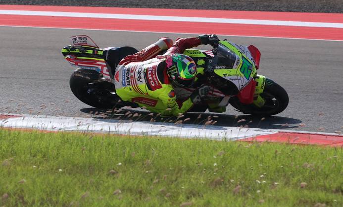 (251005) -- LOMBOK, Oct. 5, 2025 -- Pertamina Enduro VR46 Racing Team s Italian rider Franco Morbidelli competes in the MotoGP race at the Pertamina Grand Prix of Indonesia 2025, held at the Pertamina Mandalika Circuit in Lombok Island, Indonesia, on Oct. 5, 2025. ) (SP)INDONESIA-LOMBOK-MOTO GP-GRAND PRIX CenxYunpeng