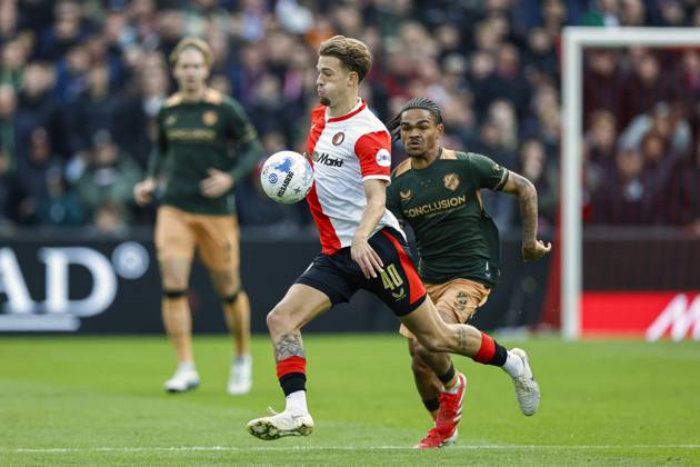 ROTTERDAM - (l-r) Luciano Valente of Feyenoord, Alonzo Engwanda-Ongena of FC Utrecht during the Dutch Eredivisie match between Feyenoord and FC Utrecht at Feyenoord Stadion de Kuip on October 5, 2025, in Rotterdam, Netherlands. ANP MAURICE VAN STEEN Eredivisie 2025 26 xVIxANPxSportx xxANPxIVx 538411784 originalFilename: 538411784