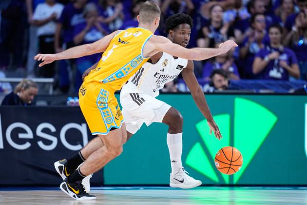 October 5, 2025, Madrid, Madrid, Spain: Andres Feliz of Real Madrid in action during the Spanish League, Liga ACB Endesa, basketball match played between Real Madrid and Dreamland Gran Canaria at Movistar Arena on October 05, 2025, in Madrid, Spain. Madrid Spain - ZUMAa181 20251005_zaa_a181_051 Copyright: xDennisxAgyemanx