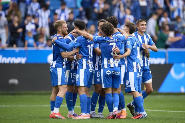 October 5, 2025, Vitoria, Alava, SPAIN: Lucas Boye of Deportivo Alaves celebrates after scoring goal during the LaLiga EA Sports match between Deportivo Alaves and Elche CF at Mendizorrotza on October 5, 2025, in Vitoria, Spain. Vitoria SPAIN - ZUMAa181 20251005_zaa_a181_083 Copyright: xRicardoxLarreinax