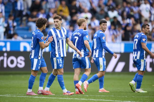 October 5, 2025, Vitoria, Alava, SPAIN: Lucas Boye of Deportivo Alaves celebrates after scoring goal during the LaLiga EA Sports match between Deportivo Alaves and Elche CF at Mendizorrotza on October 5, 2025, in Vitoria, Spain. Vitoria SPAIN - ZUMAa181 20251005_zaa_a181_084 Copyright: xRicardoxLarreinax