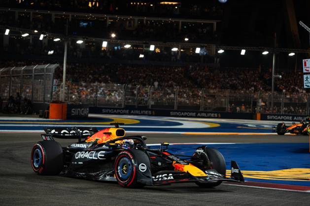 Formula 1 Singapore Grand Prix SINGAPORE, SINGAPORE - OCTOBER 5: Max Verstappen from Red Bull Racing competes in the Formula 1 Singapore Grand Prix at the Marina Bay Street Circuit in Singapore on October 5, 2025. More than 300,000 fans turned out over race weekend according to the organisers. Zakaria Zainal Anadolu Singapore Singapore. Editorial use only. Please get in touch for any other usage. Copyright: x2025xAnadoluxZakariaxZainalx