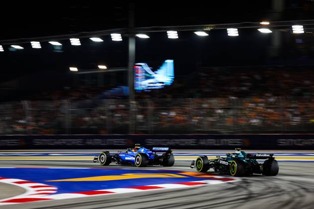 F1 - SINGAPORE GRAND PRIX 2025 55 SAINZ Carlos (spa), Williams Racing FW47, 14 ALONSO Fernando (spa), Aston Martin F1 Team AMR24, action during the 2025 Formula 1 Singapore Grand Prix, 18th round of the 2025 FIA Formula One World Championship, WM, Weltmeisterschaft from October 3 to 5, 2025 on the Marina Bay Street Circuit, in Singapore - SingaporeSingapore Copyright: xFLORENTxGOODENx