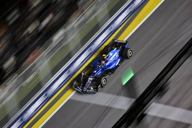 F1 - SINGAPORE GRAND PRIX 2025 55 SAINZ Carlos (spa), Williams Racing FW47, action during the 2025 Formula 1 Singapore Grand Prix, 18th round of the 2025 FIA Formula One World Championship, WM, Weltmeisterschaft from October 3 to 5, 2025 on the Marina Bay Street Circuit, in Singapore - SingaporeSingapore Copyright: xXavixBonillax