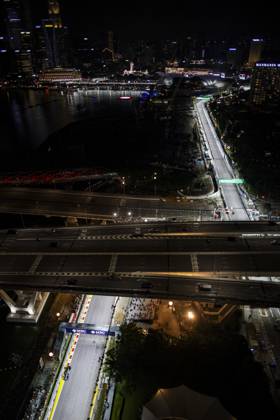 F1 - SINGAPORE GRAND PRIX 2025 18 STROLL Lance (can), Aston Martin F1 Team AMR25, action during the 2025 Formula 1 Singapore Grand Prix, 18th round of the 2025 FIA Formula One World Championship, WM, Weltmeisterschaft from October 3 to 5, 2025 on the Marina Bay Street Circuit, in Singapore - SingaporeSingapore  Copyright: xXavixBonillax