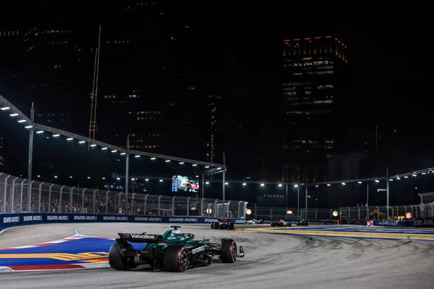 F1 - SINGAPORE GRAND PRIX 2025 18 STROLL Lance (can), Aston Martin F1 Team AMR25, action during the 2025 Formula 1 Singapore Grand Prix, 18th round of the 2025 FIA Formula One World Championship, WM, Weltmeisterschaft from October 3 to 5, 2025 on the Marina Bay Street Circuit, in Singapore - SingaporeSingapore  Copyright: xEricxAlonsox