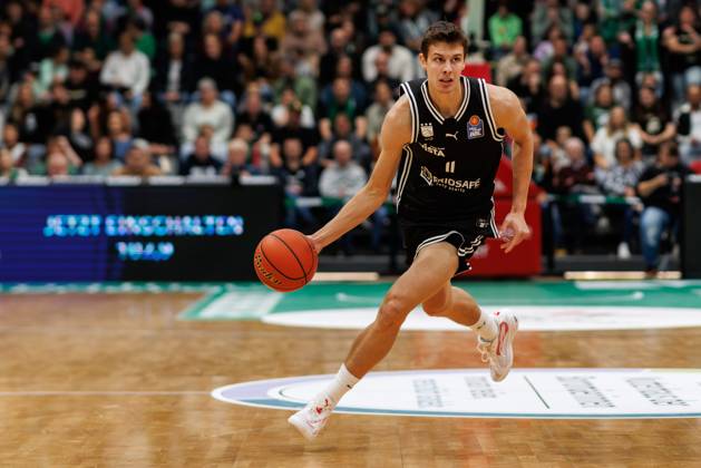 Richard Balint BMA365 Bamberg Baskets with ball, Vet Concept Gladiators Trier vs BMA365 Bamberg Baskets, Basketball, easyCredit BBL, Matchday 3, Season 2025 2026, 05 10 2025 Vet Concept Gladiators Trier vs BMA365 Bamberg Baskets, Basketball, easyCredit BBL, Matchday 3, Season 2025 2026, 05 10 2025 Copyright: xEibner-Pressefoto AlexanderxNeisx EP_ANS
