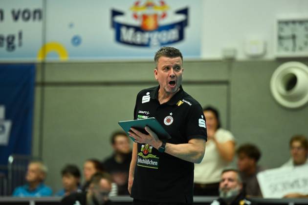 Alexander Waibl Head Coach Dresdner SC Dresdner SC vs SSC Palmberg Schwerin, WT Energiesysteme Supercup, Volleyball Bundesliga Women, Season 2025 2026, 04 10 2025 Dresdner SC vs SSC Palmberg Schwerin, WT Energiesysteme Supercup, Volleyball Bundesliga Women, Season 2025 2026, 04 10 2025 Dresden Copyright: xEibner-Pressefoto xHoepnerx EP_PHR