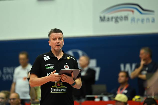 Alexander Waibl Head Coach Dresdner SC Dresdner SC vs SSC Palmberg Schwerin, WT Energiesysteme Supercup, Volleyball Bundesliga Women, Season 2025 2026, 04 10 2025 Dresdner SC vs SSC Palmberg Schwerin, WT Energiesysteme Supercup, Volleyball Bundesliga Women, Season 2025 2026, 04 10 2025 Dresden Copyright: xEibner-Pressefoto xHoepnerx EP_PHR
