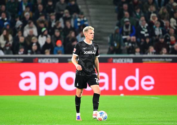 05 10 2025 Moenchengladbach Football, Men, Season 2025 2026, Borussia Moenchengladbach vs SC Freiburg Matthias Ginter Freiburg DFL regulations prohibit any use of photographs as image sequences and or quasi video Borussia Park NRW Germany
