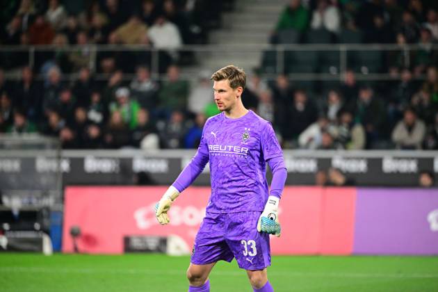 05 10 2025 Moenchengladbach Football, Men, Season 2025 2026, Borussia Moenchengladbach vs SC Freiburg Goalkeeper Moritz Nicolas Gladbach DFL regulations prohibit any use of photographs as image sequences and or quasi video Borussia Park NRW Germany