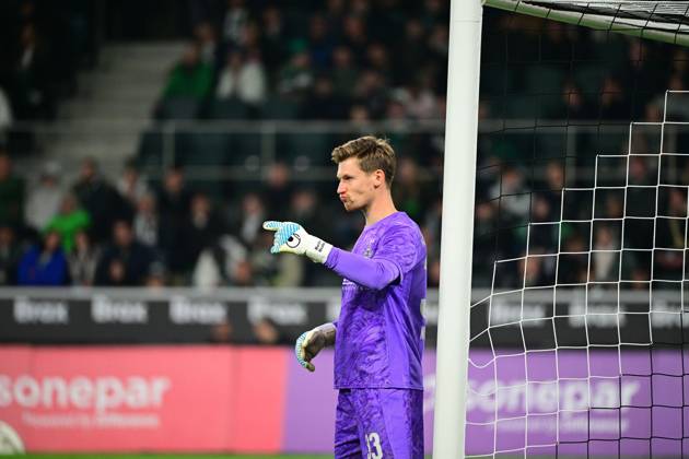 05 10 2025 Moenchengladbach Football, Men, Season 2025 2026, Borussia Moenchengladbach vs SC Freiburg Goalkeeper Moritz Nicolas Gladbach DFL regulations prohibit any use of photographs as image sequences and or quasi video Borussia Park NRW Germany