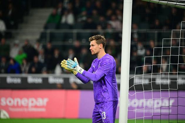 05 10 2025 Moenchengladbach Football, Men, Season 2025 2026, Borussia Moenchengladbach vs SC Freiburg Goalkeeper Moritz Nicolas Gladbach DFL regulations prohibit any use of photographs as image sequences and or quasi video Borussia Park NRW Germany