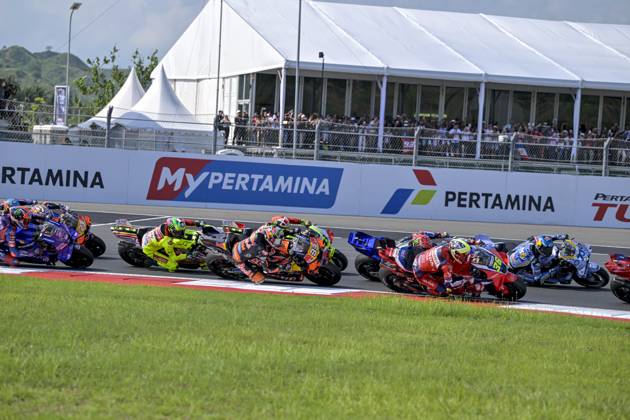 MOTO - MOTO GP - GRAND PRIX OF INDONESIA 2026 36 MIR Joan (spa), Honda Team, Honda RC213V, action with 33 BINDER Brad (zaf), Red Bull KTM Factory Racing, KTM RC16, start, dÃ part during the 2025 MotoGP Pertamina Grand Prix of Indonesia on the Mandalika circuit from October 3 to 5, At West Nusa Tenggara, Indonesia - West Nusa TenggaraIndonesia  Copyright: xGIGIxSOLDANOx