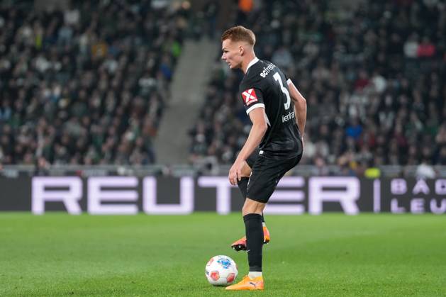 Philipp Lienhart SC Freiburg, 03 on the ball , Germany, Soccer, 1 Bundesliga, Matchday 6, 2025 2026, Borussia Mönchengladbach vs SC Freiburg, 05 10 2025, BORUSSIA PARK, Mönchengladbach, Germany DFL REGULATIONS PROHIBIT ANY USE OF PHOTOGRAPHS AS IMAGE SEQUENCES AND OR QUASI VIDEO Mönchengladbach BORUSSIA PARK North Rhine-Westphalia Germany Copyright: xArnexAmbergx
