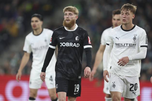 Jan-Niklas Beste (SC Freiburg) schaut waehrend des spiels der Bundesliga zwischen Borussia Mönchengladbach und Club Freiburg, Stadion im Borussia-Park am 05. October 2025 in Mönchengladbach, Deutschland. (Foto von Oliver Kaelke DeFodi Images) +++ Jan-Niklas Beste (SC Freiburg) looks on during the Bundesliga match between Borussia Mönchengladbach and Sport-Club Freiburg at Stadion im Borussia-Park on October 5, 2025 in Mönchengladbach, Germany. (Photo by Oliver Kaelke DeFodi Images) DFL regulations prohibit any use of photographs as image sequences and or quasi-video. (Photo by Oliver Kaelke DeFodi Images) Jan Niklas Beste SC Freiburg looks on during the Bundesliga match between Borussia Mönchengladbach and Sport Club Freiburg, Stadion im Borussia Park on October 05 2025 in Mönchengladbach, Germany Photo by Oliver Kaelke DeFodi Images Jan Niklas Beste SC Freiburg looks on during the Bundesliga match between Borussia Mönchengladbach and Sport Club Freiburg at Stadion im Borussia Park on October 5, 2025 in Mönchengladbach, Germany Photo by Oliver Kaelke DeFodi Images DFL regulations prohibit any use of photographs as image sequences and or quasi video Photo by Oliver Kaelke DeFodi Images