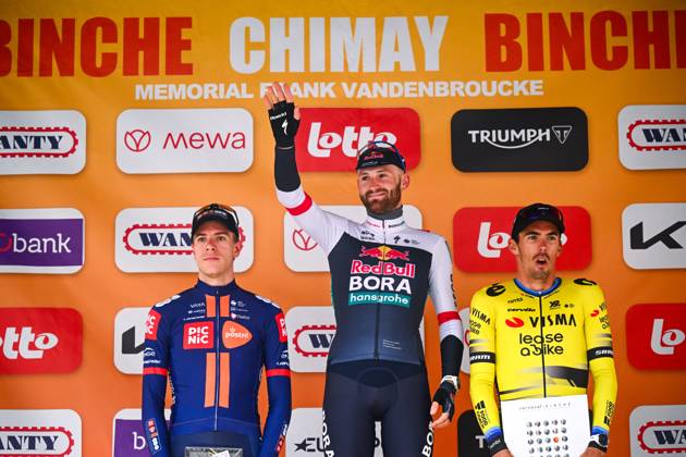 Binche Chimay Binche 2025 Cycling Race BINCHE, BELGIUM - OCTOBER 07 : Meeus Jordi (BEL) of Red Bull BORA - Hansgrohe, Eekhoff Nils Out (NED) of Team Picnic PostNL and Laporte Christophe (BEL) of Team Visma - Lease a Bike on the podium during the 37th edition of Binche Chimay Binche an UCI Class 1.1 one day cycling road race for Men Elite of 203.2 km with start in Binche and finish in Binche on October 7, 2025 in Binche, Belgium, 07 10 2025 ( Motordriver Stephan Boone - Binche Belgium Copyright: xGvgx
